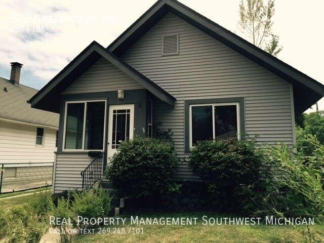 Primary Photo - Love where you live! 2 Bedroom Home in St....