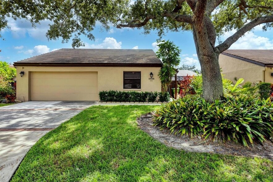 Foto principal - 3638 Glen Oaks Manor Dr