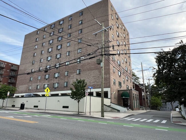 Building Photo - 94 Beacon St