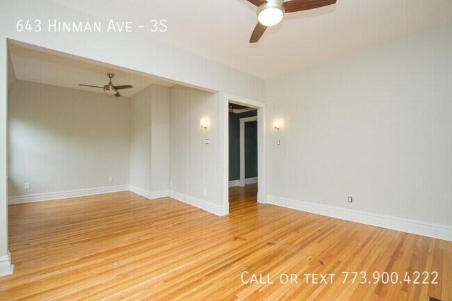 Foto del edificio - Spacious Updated Vintage 3 Bedroom Apartme...