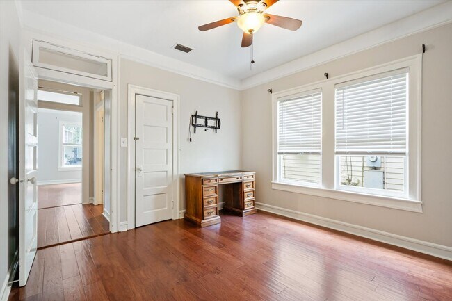 Building Photo - MOVE IN READY BEAUTY IN THE HEART OF MIDTOWN