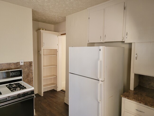 Building Photo - 1299 Sunrise Dr