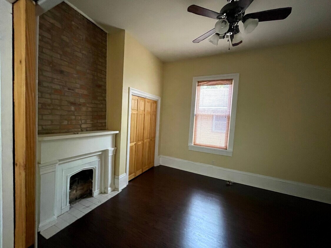 Primary Photo - 1725 St Philip St