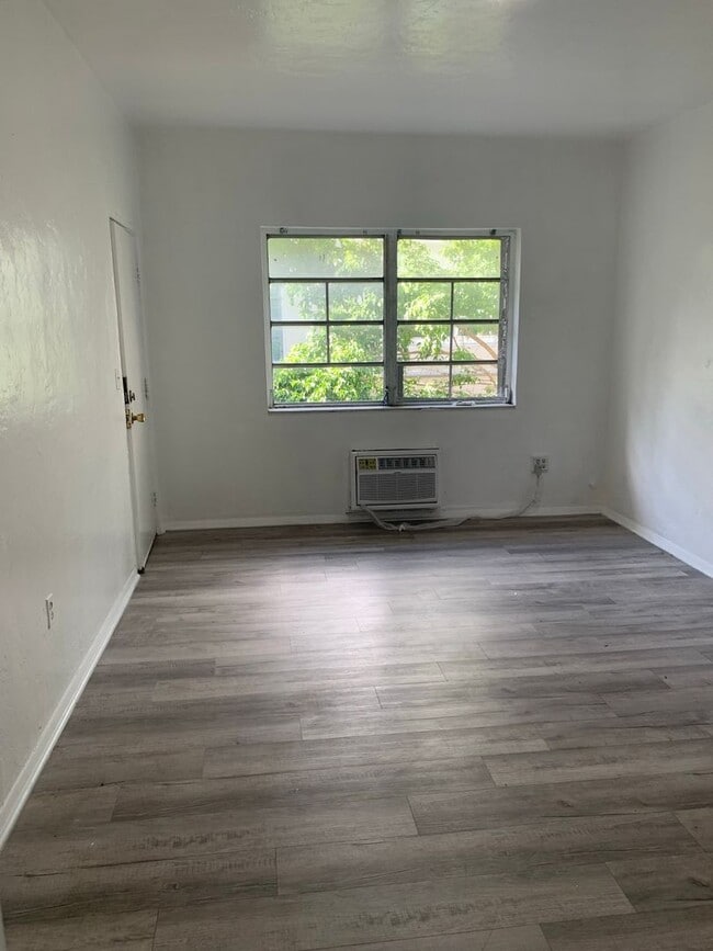 Photo - 1350 Euclid Avenue Apartment