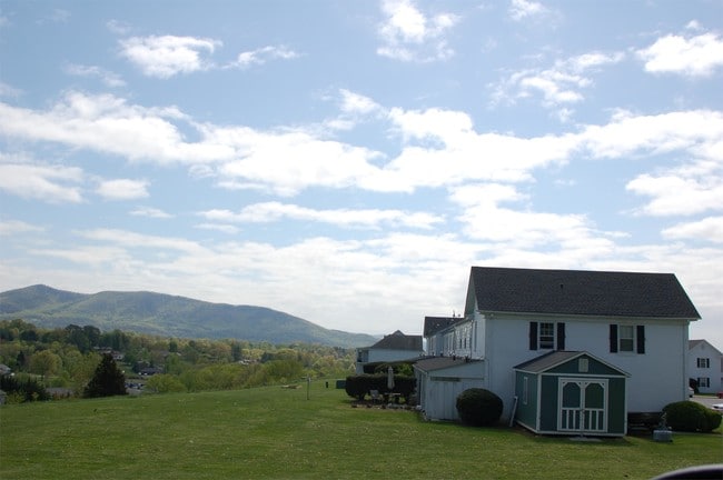 Foto del edificio - 6502 Carefree Ln