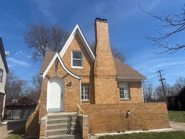 Building Photo - 15065 Gilchrist St