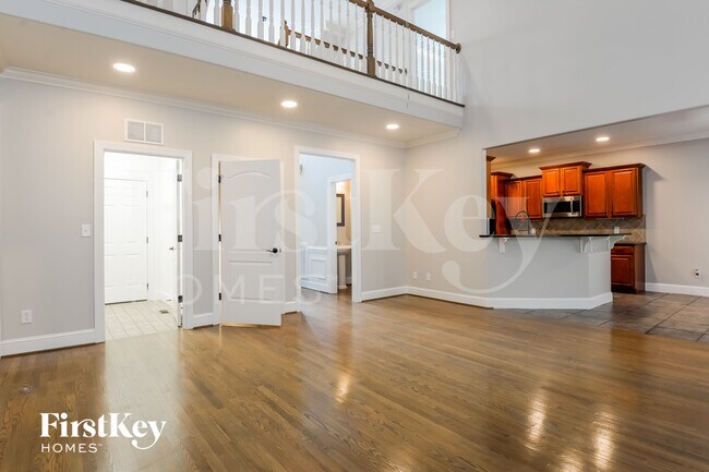 Foto del edificio - 7131 Greystone Village Ct