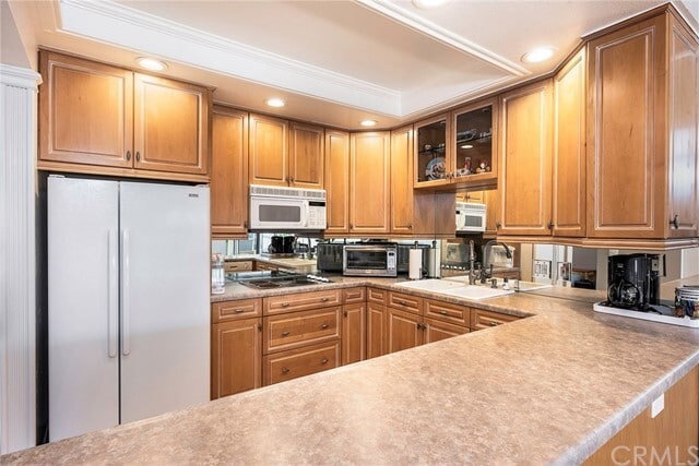 Building Photo - 8332 Marina Pacifica Dr N