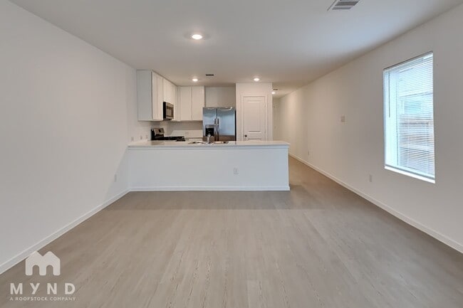 Building Photo - 940 Capracotta Dr