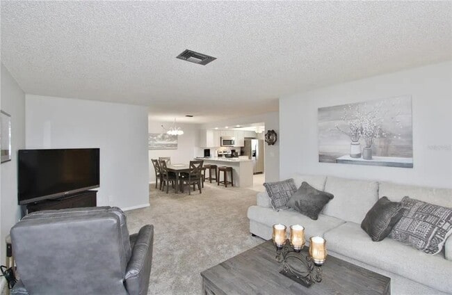 Building Photo - 9635 Greenskeeper Dr