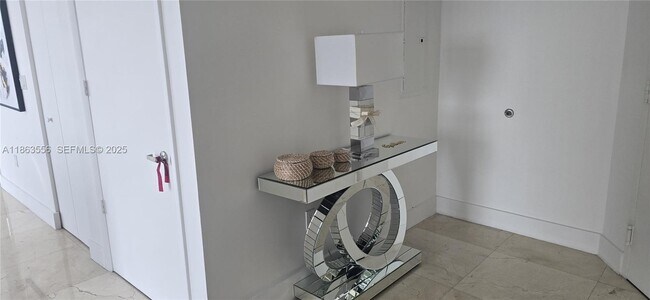 Foto del edificio - 495 Brickell Ave