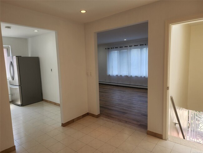 Foto del edificio - 64-03-64-77 77th Pl