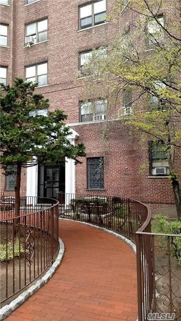 Primary Photo - 61-41 Saunders St
