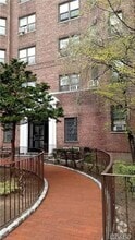 Building Photo - 61-41 Saunders St