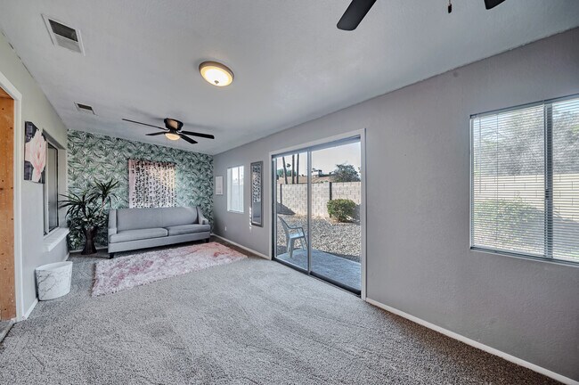 Playroom - 1016 W Fogal Way