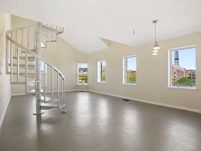 Building Photo - 50 Water St