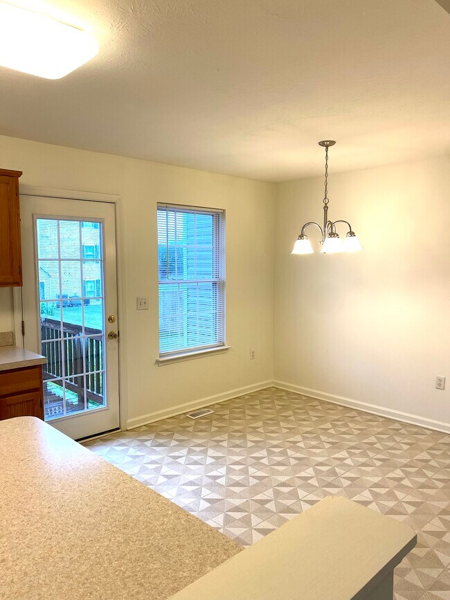 Building Photo - 104 Windstone Dr