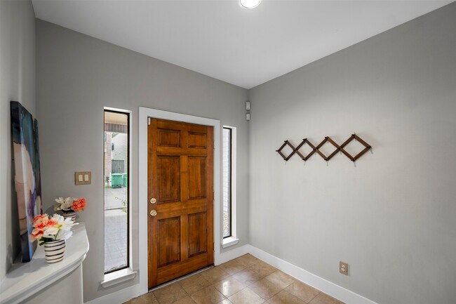 Foto del edificio - 9705 Linkmeadow Ln