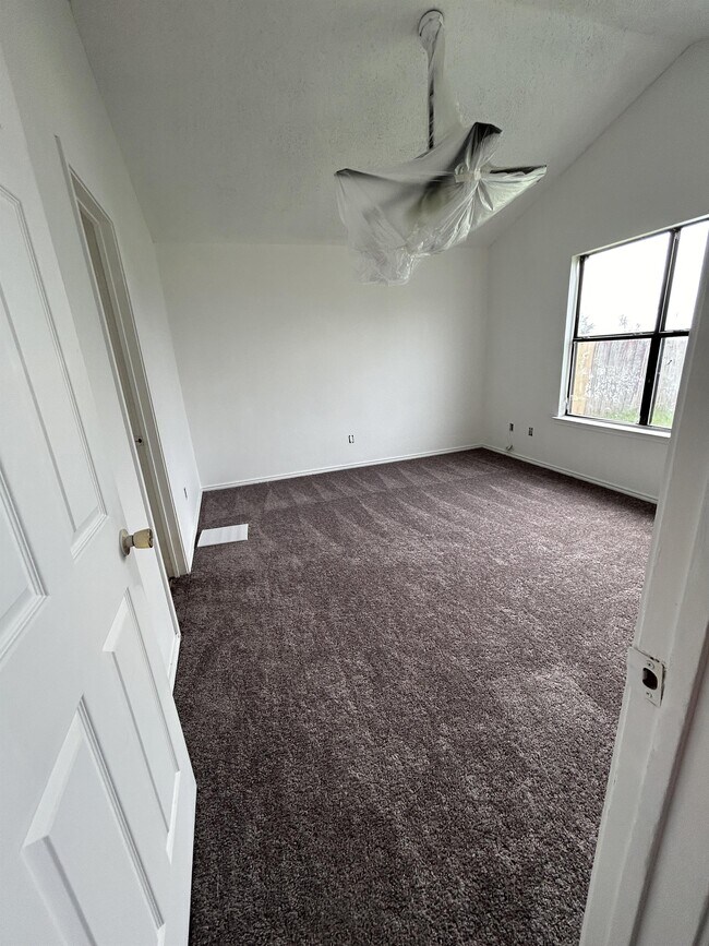 Building Photo - 1505 Westway Dr