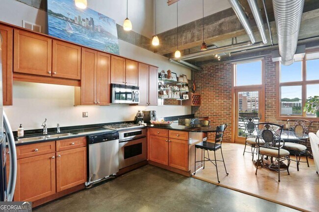 Foto del edificio - 640 Glen Iris Dr NE