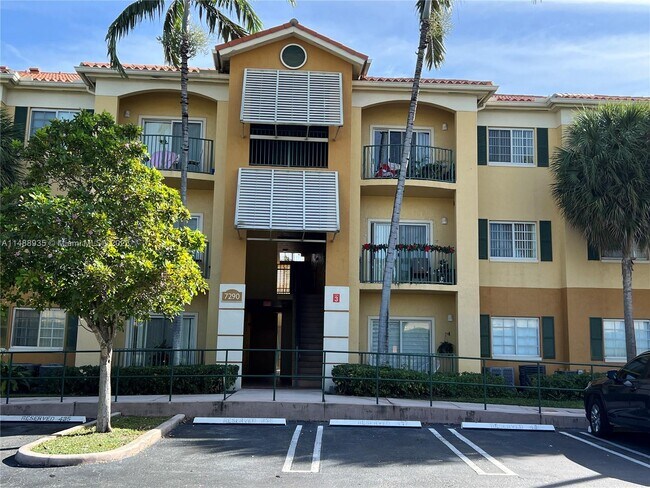 Building Photo - 7290 NW 114th Ave