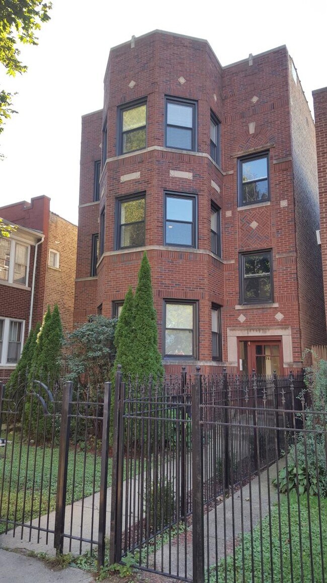 1741 W Albion Ave Unit G, Chicago, IL 60626 Condo for Rent in Chicago