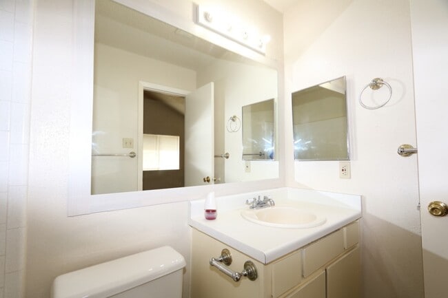 Foto del edificio - 3214 Keywood Ln