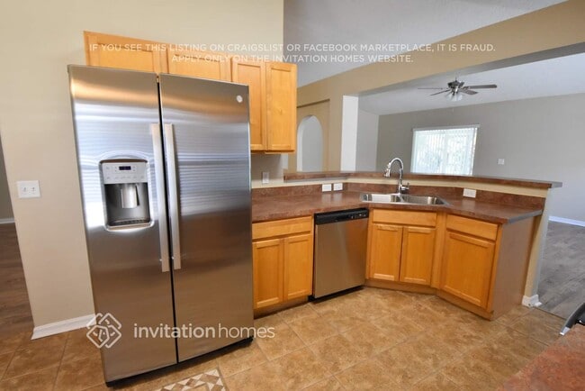 Building Photo - 6916 Crown Lake Dr