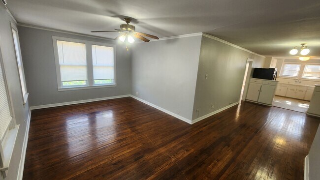 Sala de estar - 905 Ohio Ave