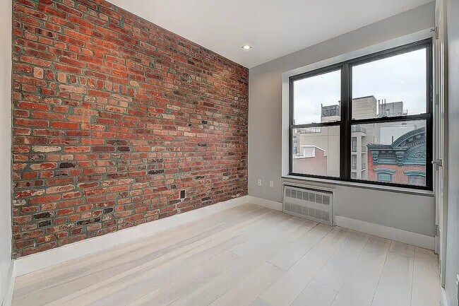 Foto del edificio - 202 E 13th St