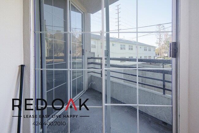 Foto del edificio - 4320 S Centinela Ave