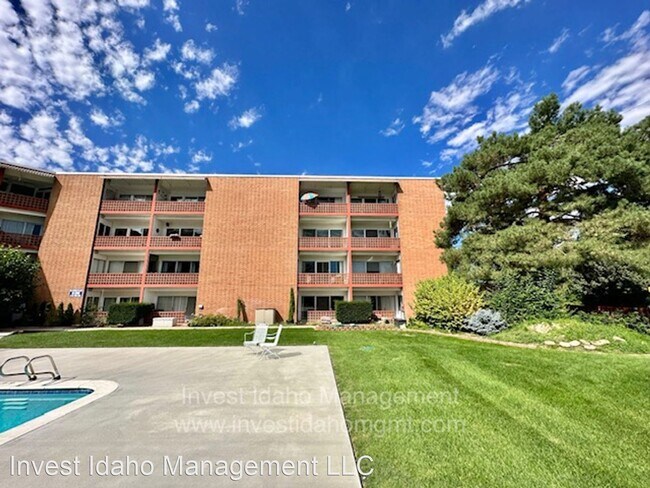 Building Photo - 2 br, 1 bath House - 3701 W Crescent Rim D...