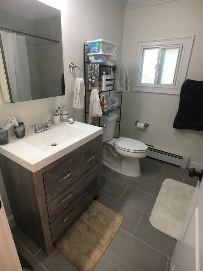 Building Photo - Nice 2 bed in Somerville