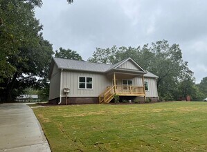 Building Photo - 155 Stanelle Dr
