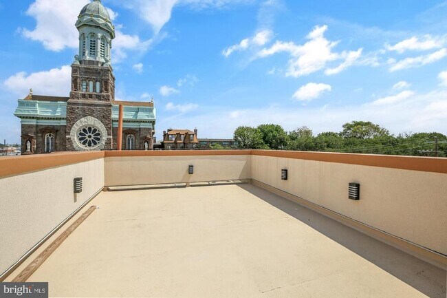 Foto del edificio - 2528 E Allegheny Ave