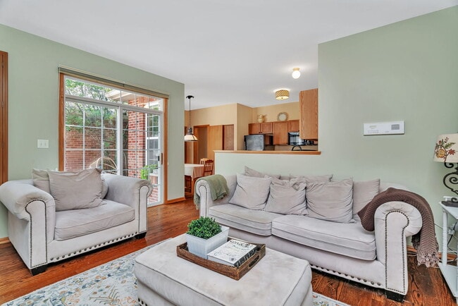 Building Photo - 18568 W Point Dr