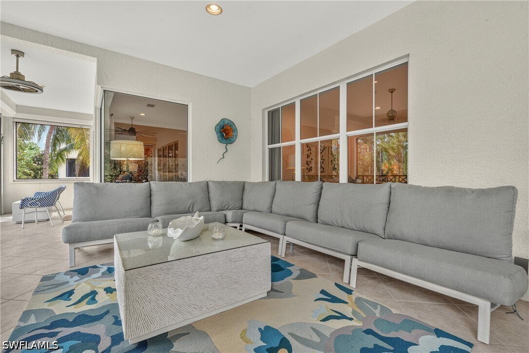 Building Photo - 2805 Tiburon Blvd E