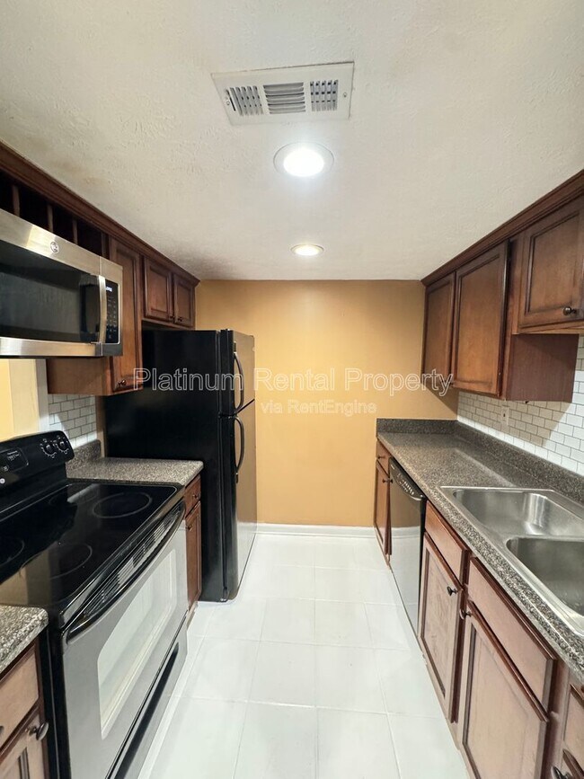 Foto del edificio - 3135 Reeves St