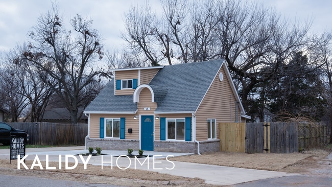 Photo - 15 S Walnut St House