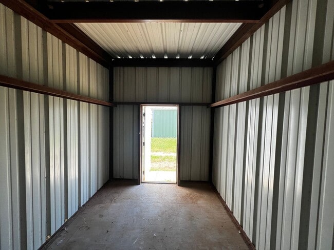 Building Photo - Inviting Pet-Friendly House: Perfect for Y...