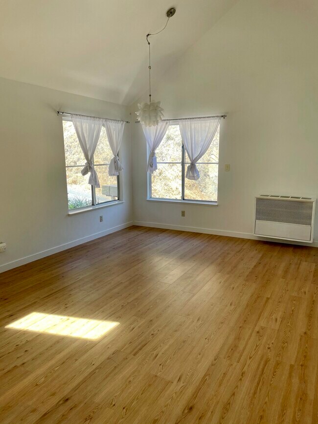 Gran habitación - 411 Santa Fe Ave