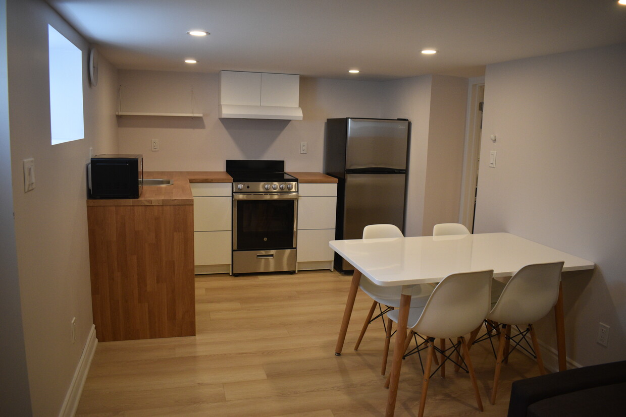 Primary Photo - 335 Nairn Av