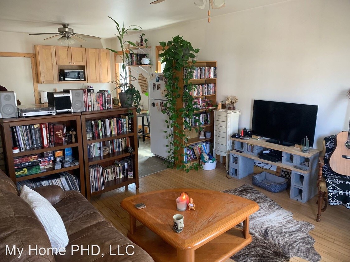 Primary Photo - 2950 N Fratney St