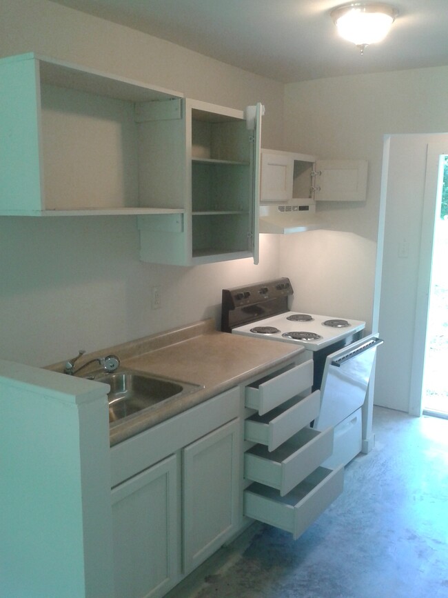 Kitchen - 6063 Sperry Rd