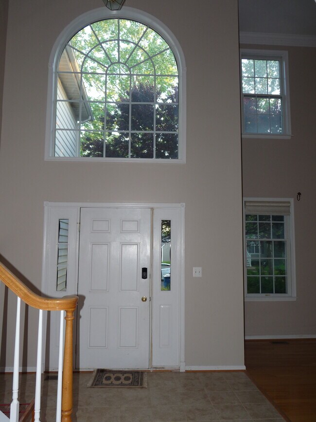 Building Photo - 25948 Hartwood Dr