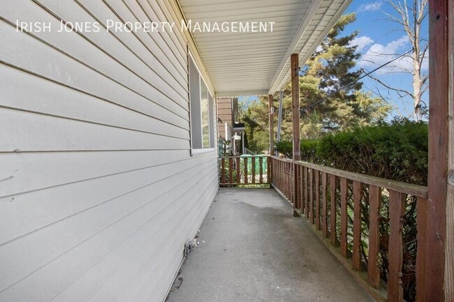 Building Photo - 5700 Glendale Dr