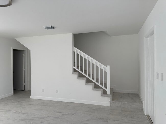 Building Photo - 2103 Wharf Ln