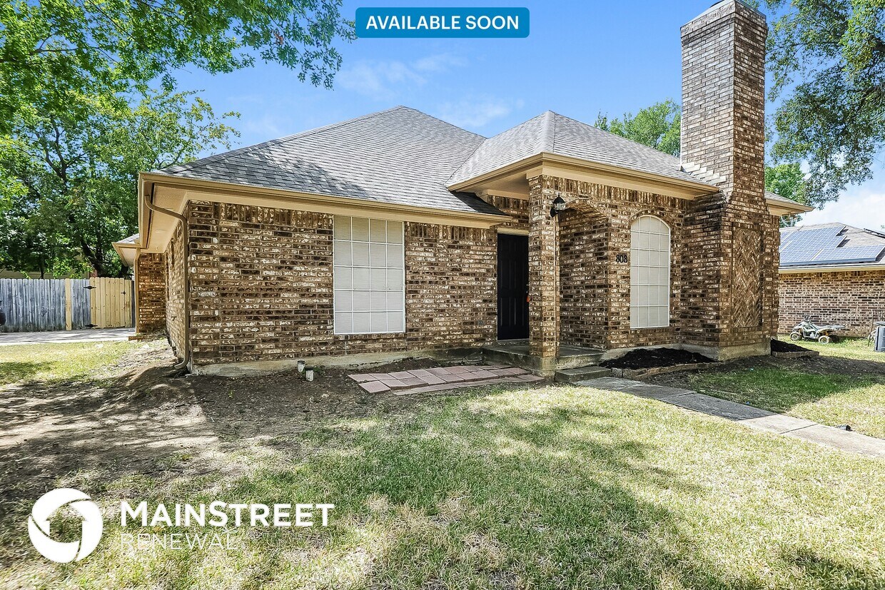 Foto principal - 808 Quail Brook Dr