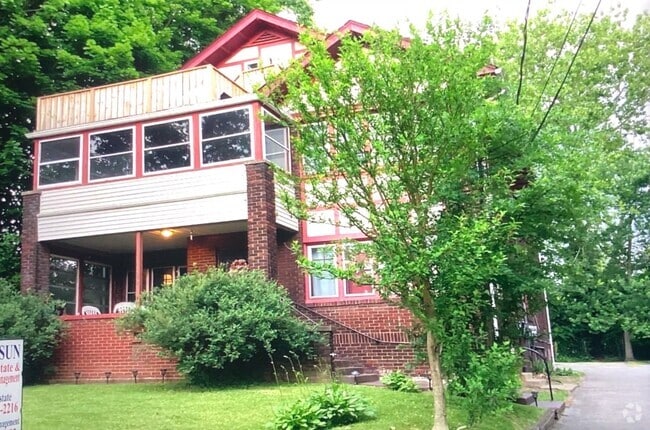 Building Photo - 280 Fairgreen Ave