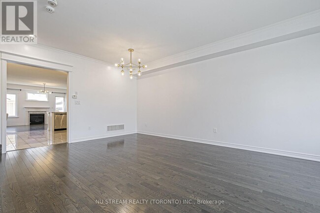 Building Photo - 194 Paradelle Dr